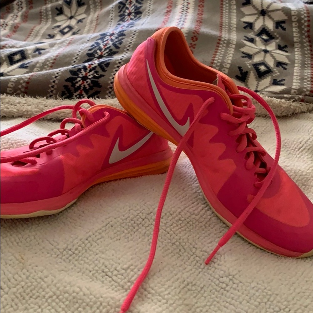 Women’s Nike sneakers. Worn 1 time. No flaws